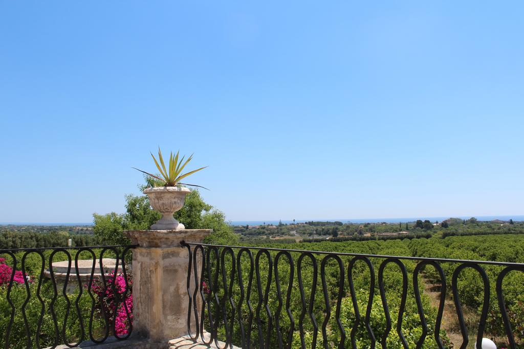 Hotel Villa Favorita Noto Eksteriør bilde