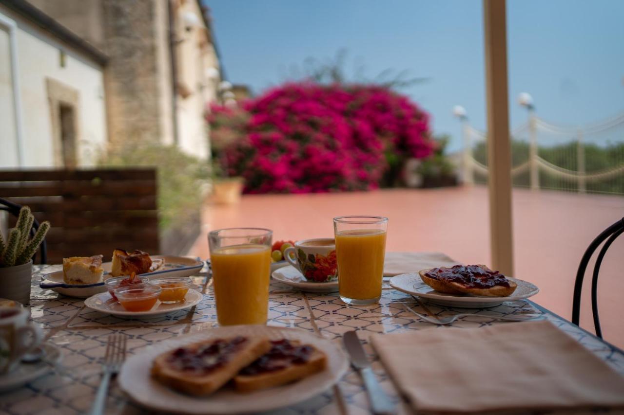 Hotel Villa Favorita Noto Eksteriør bilde